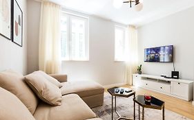 Karla'S Exclusive Central Apartment